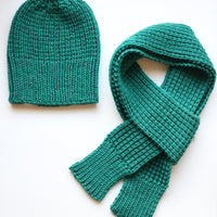 Roxana Reversible Beanie and Scarf FREE PDF Knitting Pattern