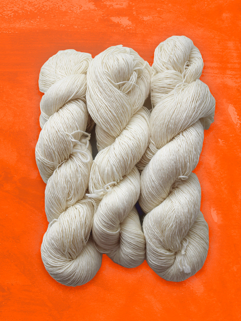 SUNPEAKS Undyed Single-Ply Fingering Weight Merino Wool Yarn