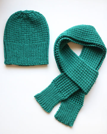 Roxana Reversible Beanie and Scarf FREE PDF Knitting Pattern