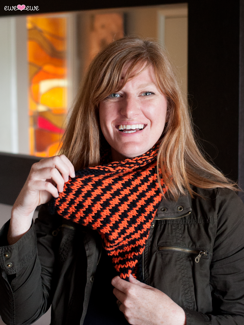 Halloween Houndstooth FREE Cowl Knitting Pattern