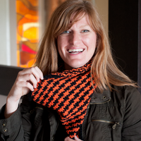 Halloween Houndstooth FREE Cowl Knitting Pattern